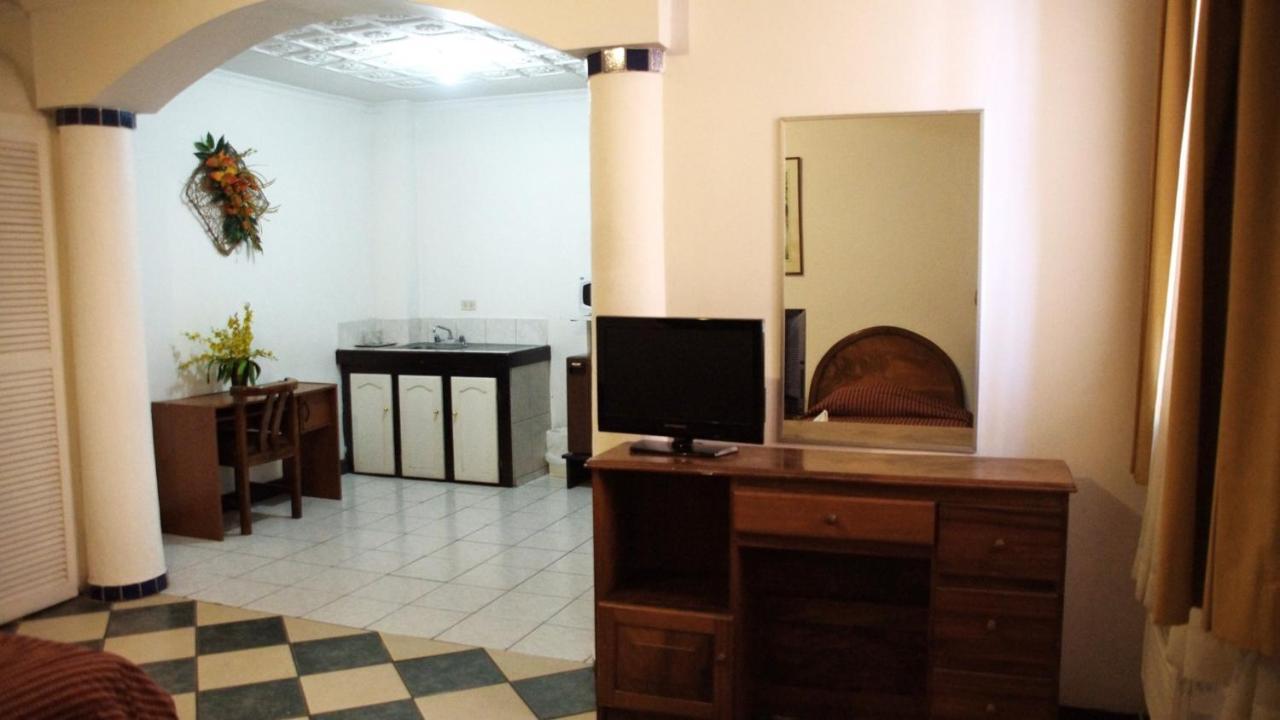 Hotel Valladolid Heredia Dış mekan fotoğraf