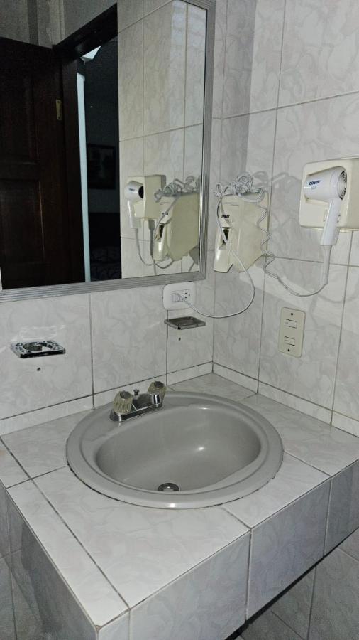 Hotel Valladolid Heredia Dış mekan fotoğraf