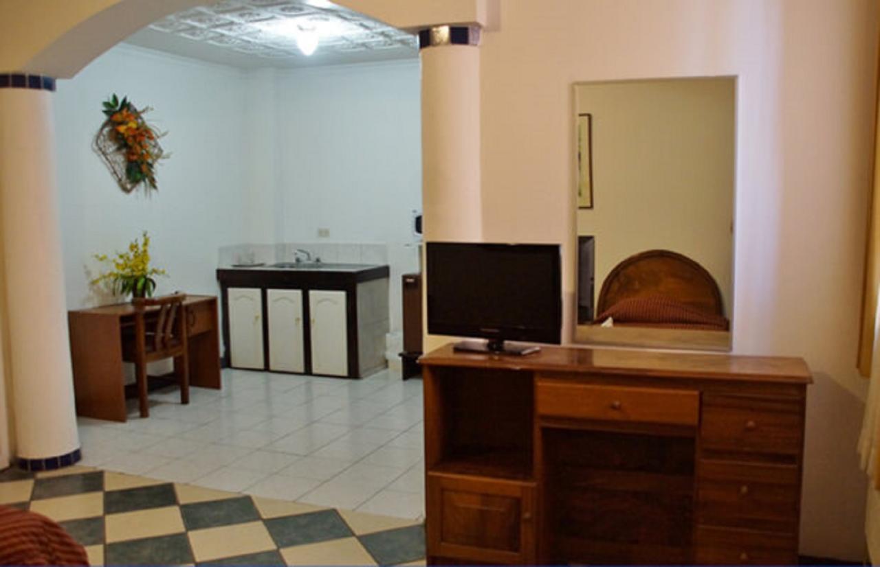 Hotel Valladolid Heredia Dış mekan fotoğraf